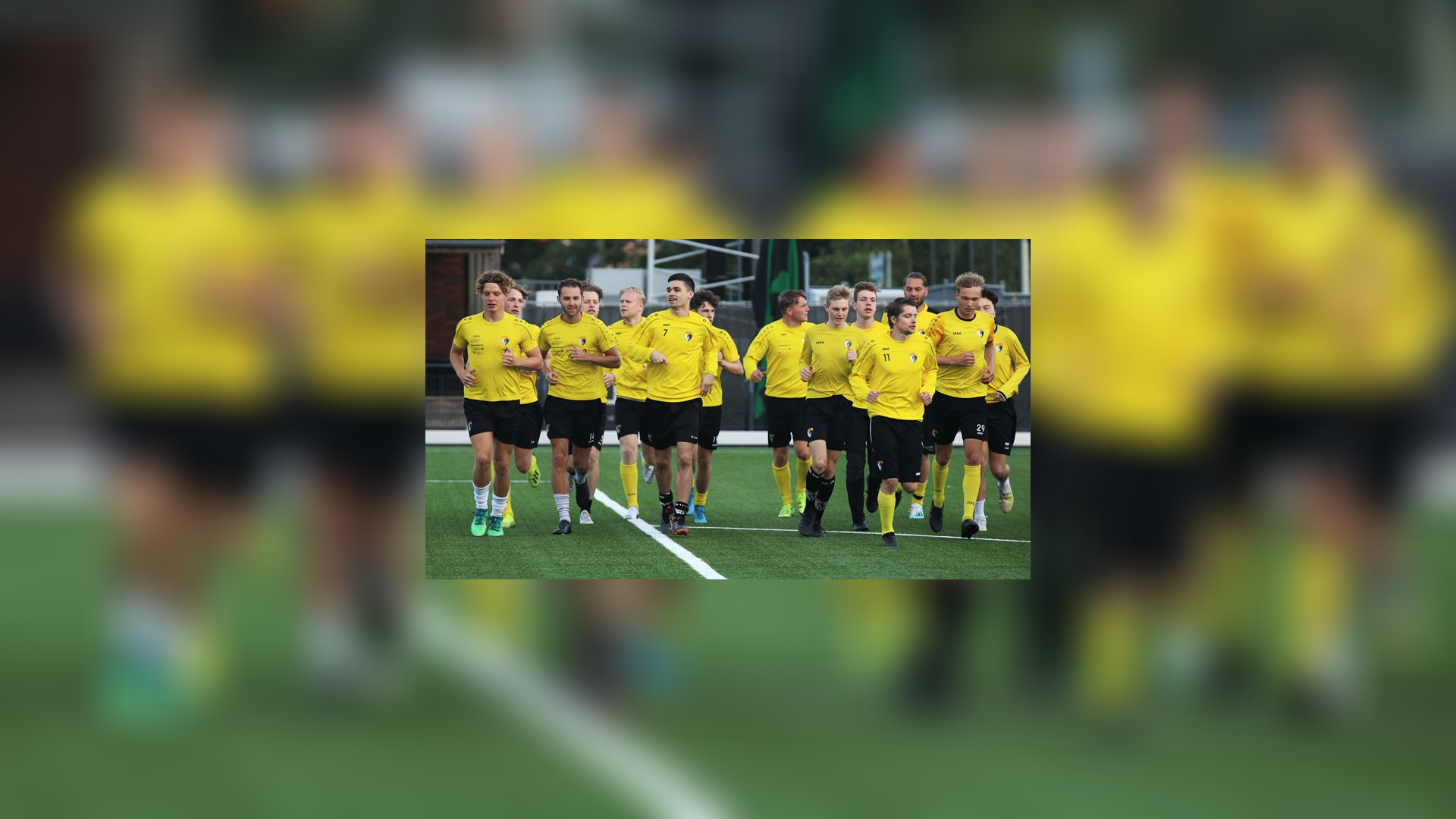 Het eerste elftal van Sneek Wit Zwart