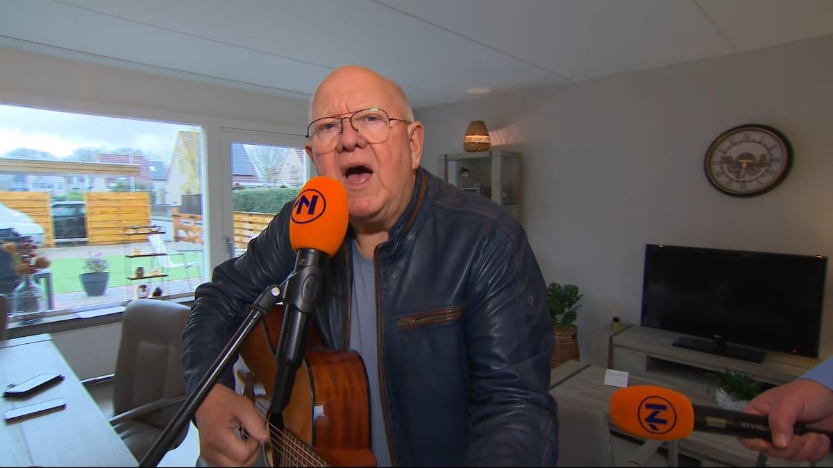 Henk Wijngaard legt concert stil na biergooien: 'Je kunt het beter opdrinken'