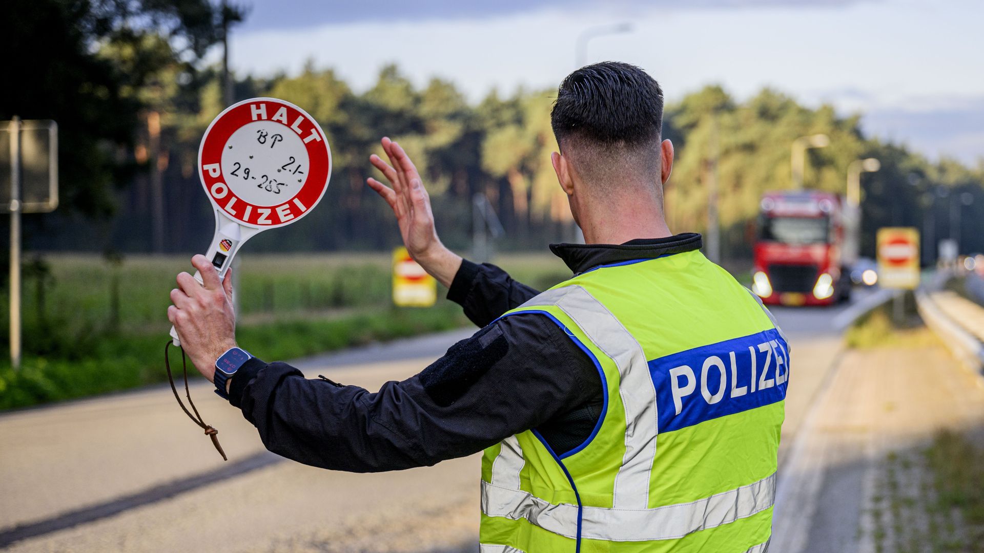 De Duitse Federale politie voert controles uit bij grensovergangen.