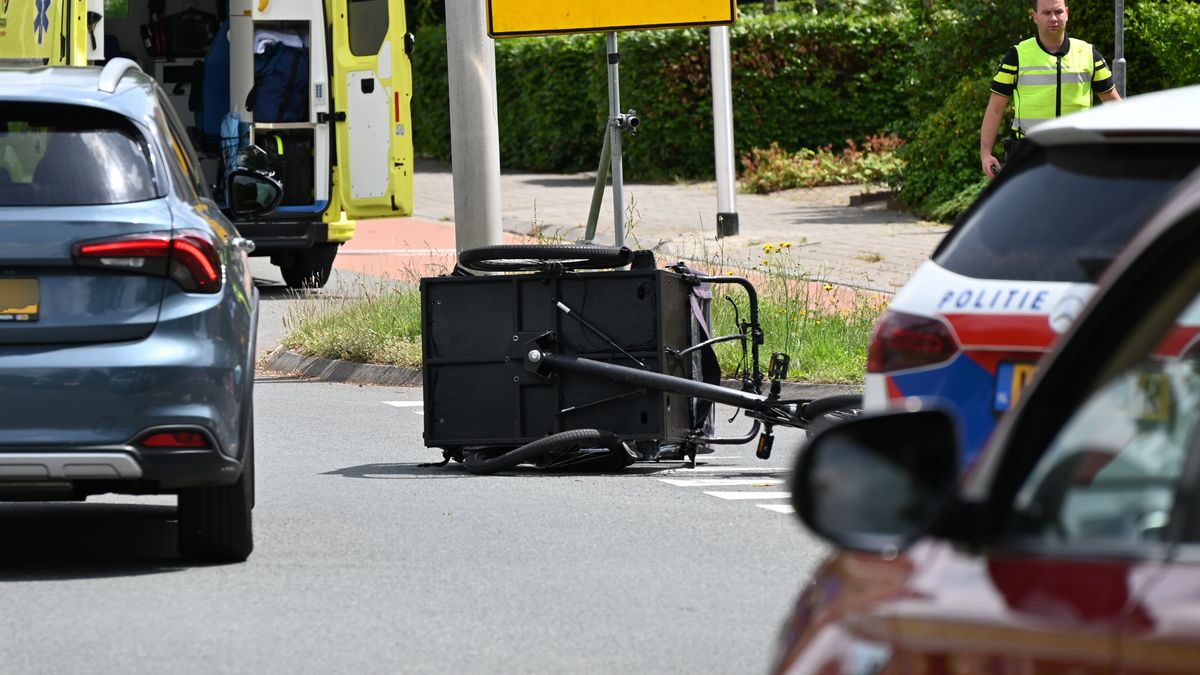 Auto over de kop in Haskerdijken | Schuur in Oldeberkoop in de brand