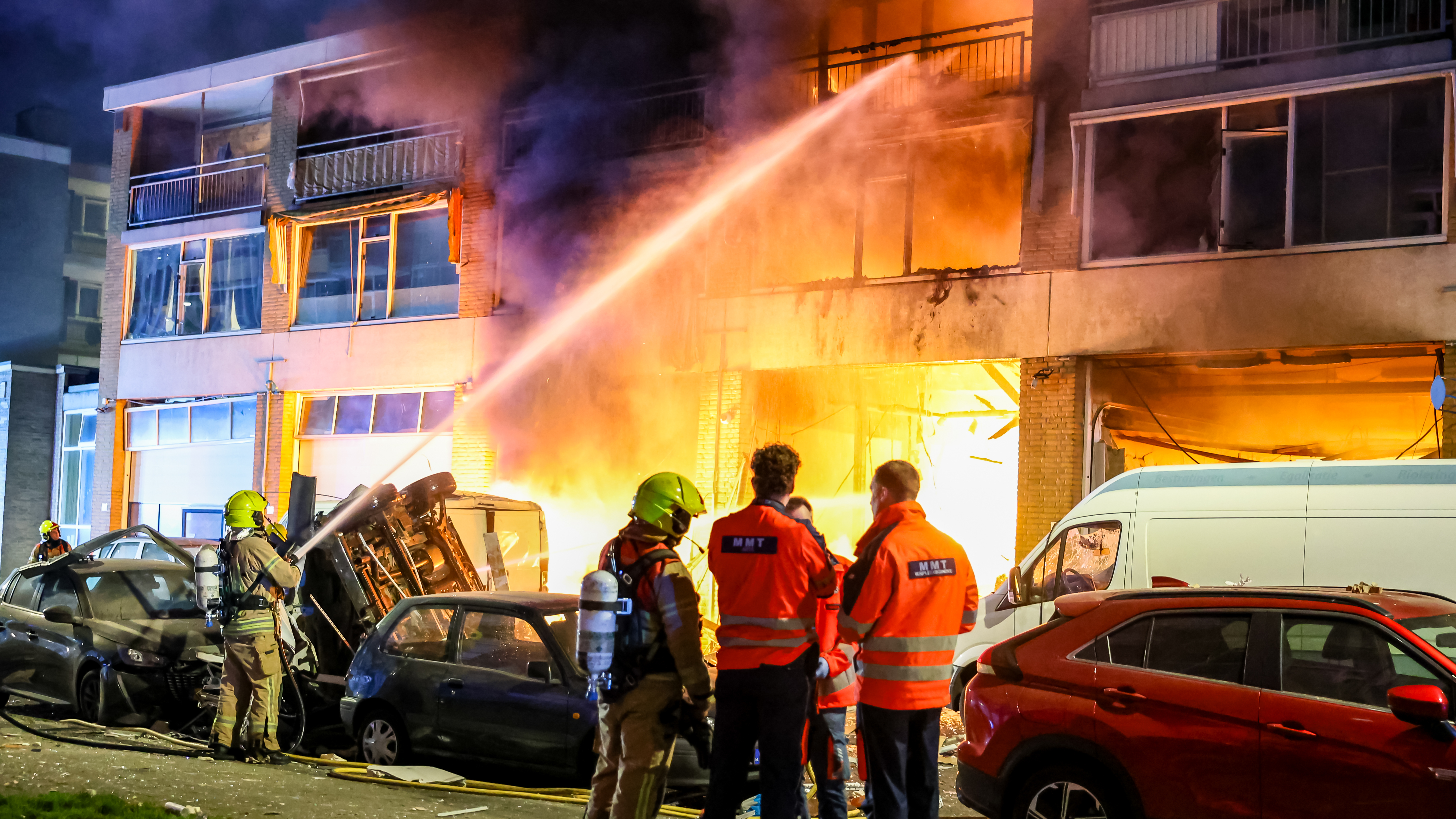 VIDEO UPDATE: Explosie En Uitslaande Brand In Rotterdam-Zuid - Rijnmond