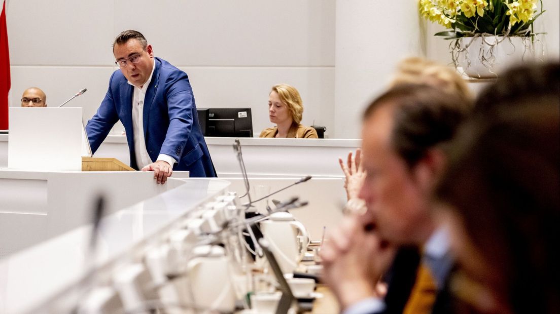 Richard de Mos tijdens de gemeenteraadsvergadering