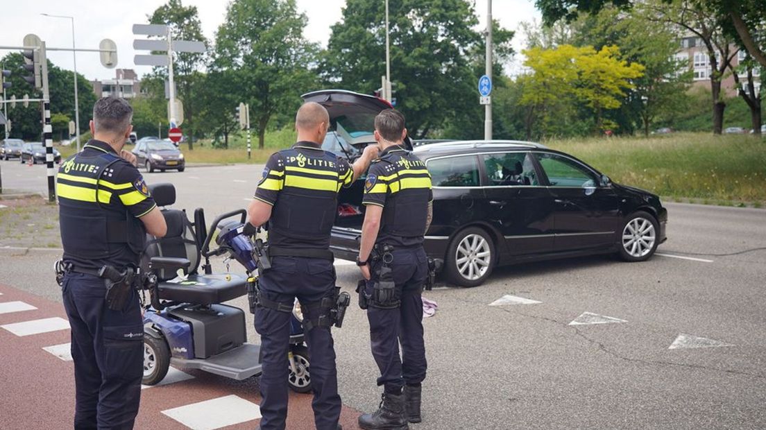 Vrouw op scootmobiel gewond na botsing in Nijmegen
