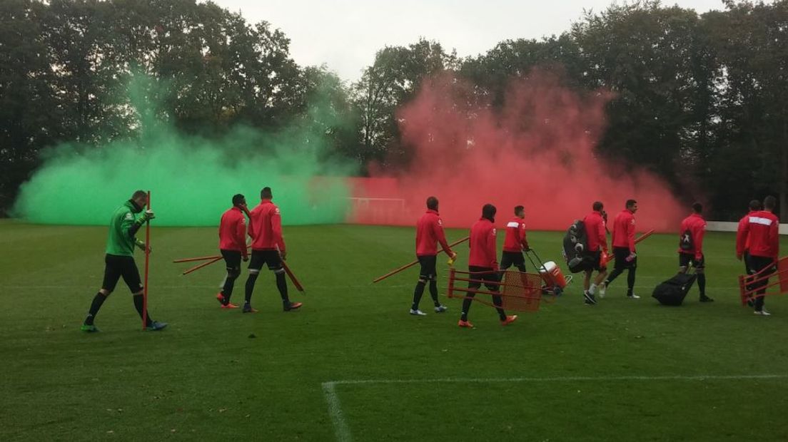 Zeker 500 fans van NEC zijn zaterdag afgekomen op de laatste training voor de derby met Vitesse.