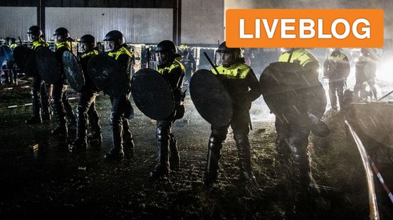 politie bereidt zich voor op jaarwisseling • ravage op A28 door ongelukken. politie bereidt zich voor op jaarwisseling • ravage op A28 door ongelukken.