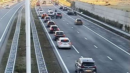 Ongeval met meerdere autos zorgt voor file op A12. Ongeval met meerdere autos zorgt voor file op A12.