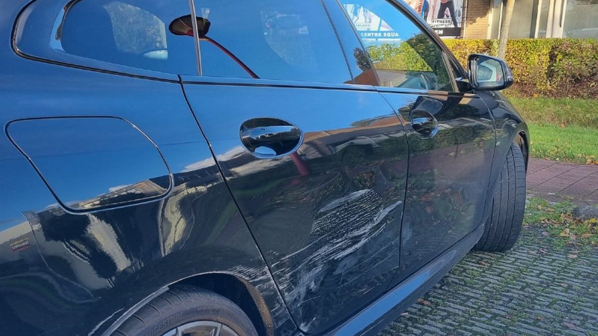 Bestuurder rijdt door na aanrijding bij rotonde Drachten