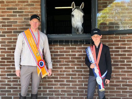Dubbel feest op Stal Greeve: eerste Nederlandse titel voor Michael en brons voor pupil Tim