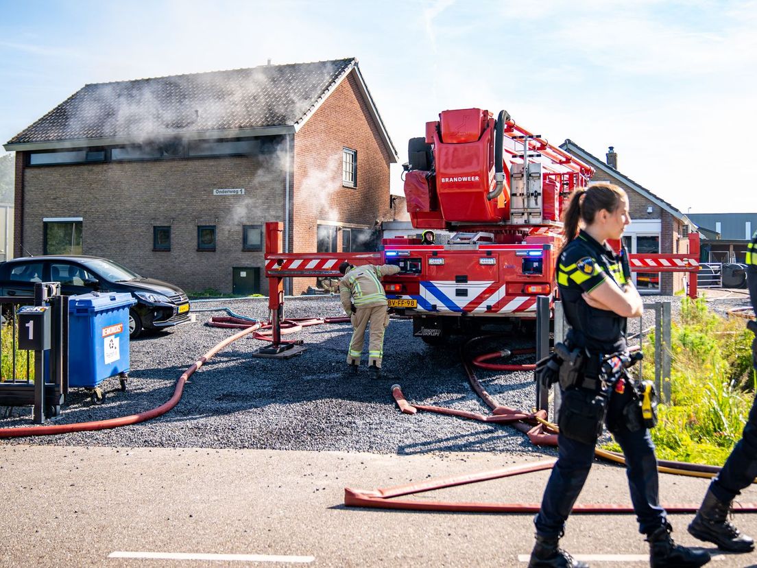 Felle uitslaande brand in het vrijstaande huis op de Onderweg in Rotterdam-Nesselande