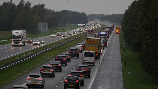 Ochtendspits met file op A28 en A32 na ongeluk met meerdere voertuigen.