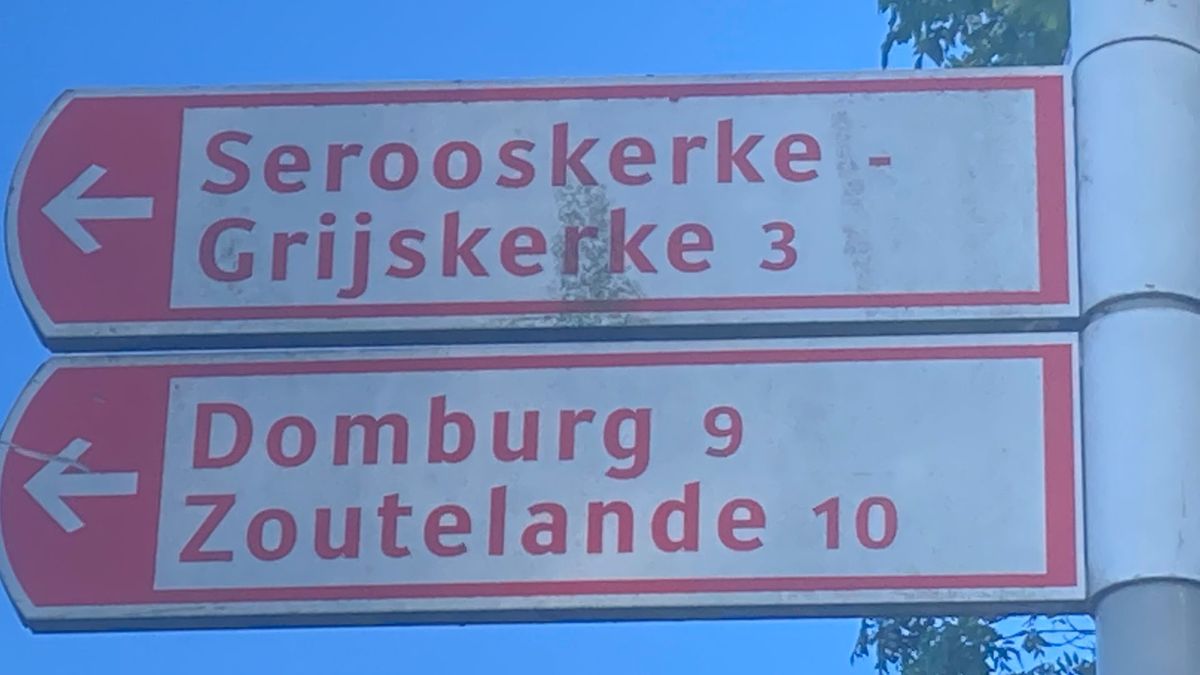 Zeeuwen lachen zich rot om 'Aagterlijke' spelfout, ook 'Grijskerke' heeft een fout bord