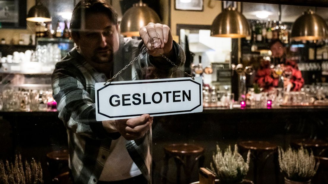 De horeca blijft voorlopig dicht.