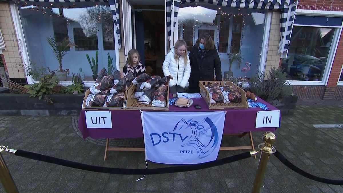 Gymnastiekvereniging verkoopt oliebollen in Peize