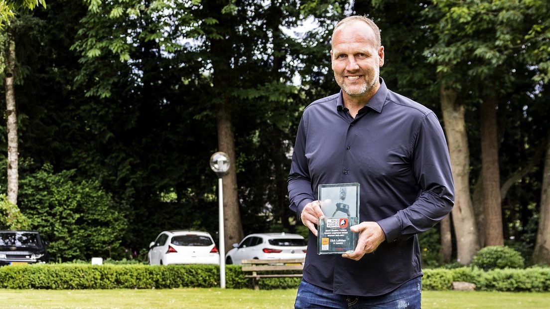 Dick Lukkien tijdens de uitreiking van de Rinus Michels Award acht maanden geleden