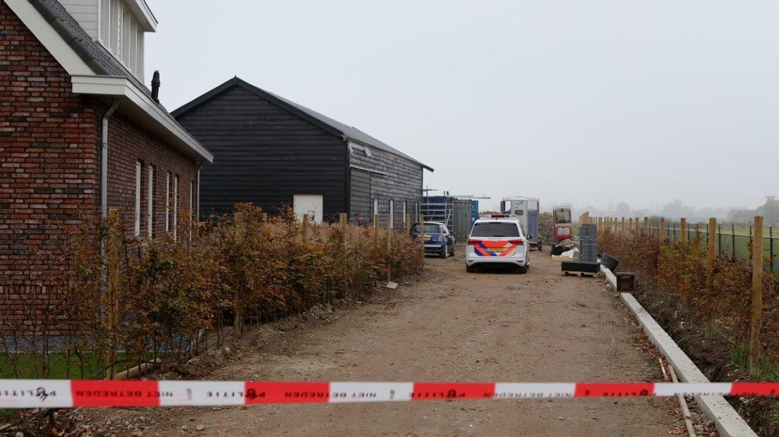 De grote hennepkwekerij die verstopt zat onder een nieuwe schuur in Hoenzadriel (gemeente Maasdriel) had binnen afzienbare tijd in brand kunnen vliegen. Dat zegt politiewoordvoerder Frank de Valk.