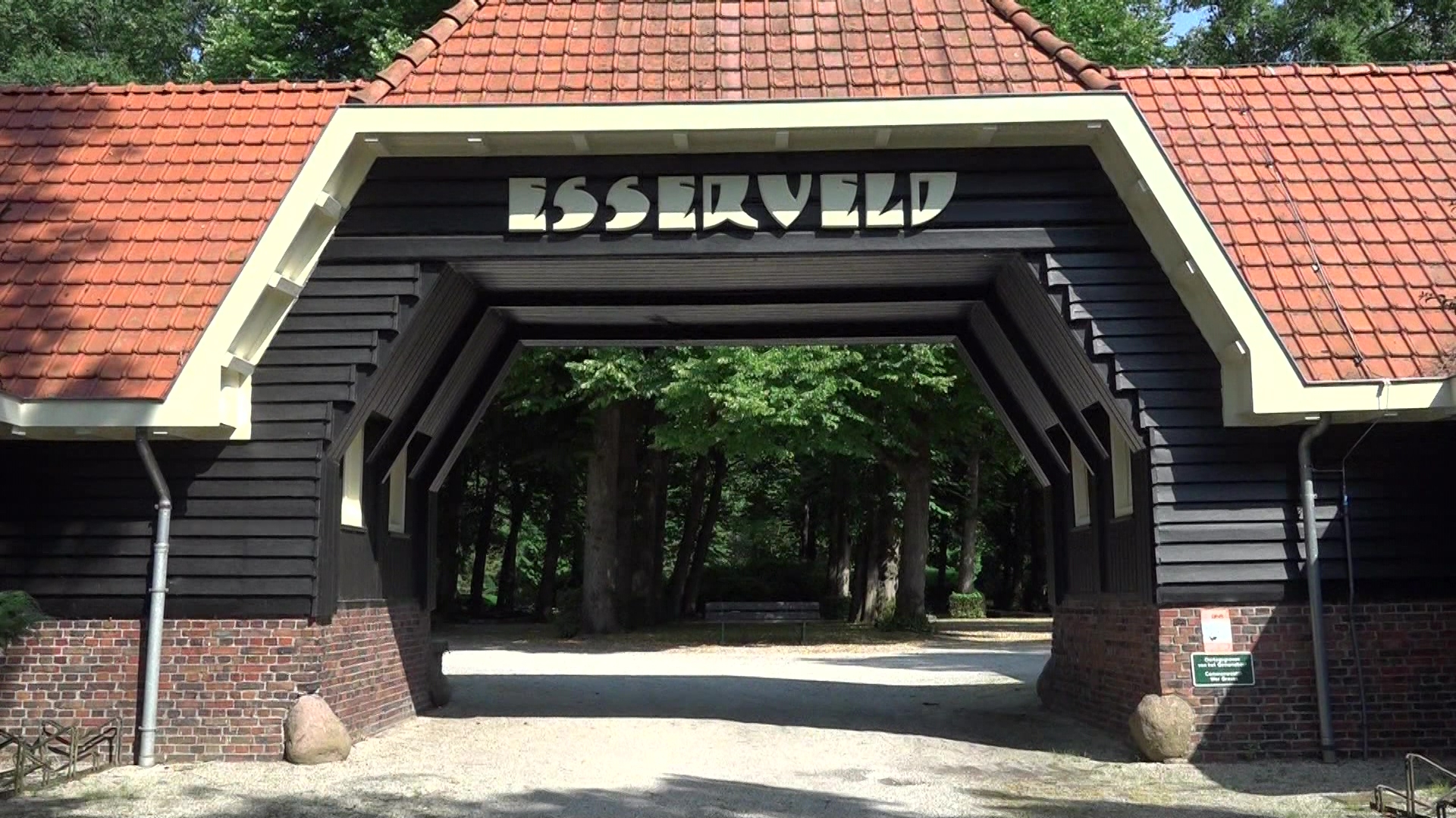 De entree van begraafplaats Esserveld