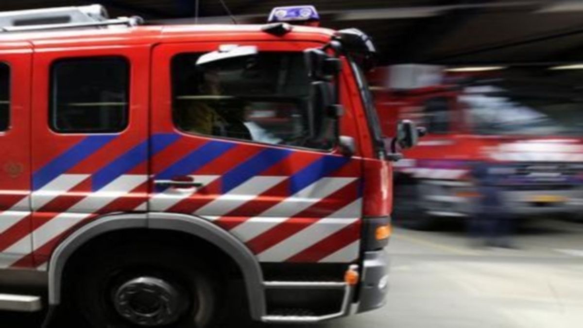 Brand in paardenschuur aan het Oranjekanaal