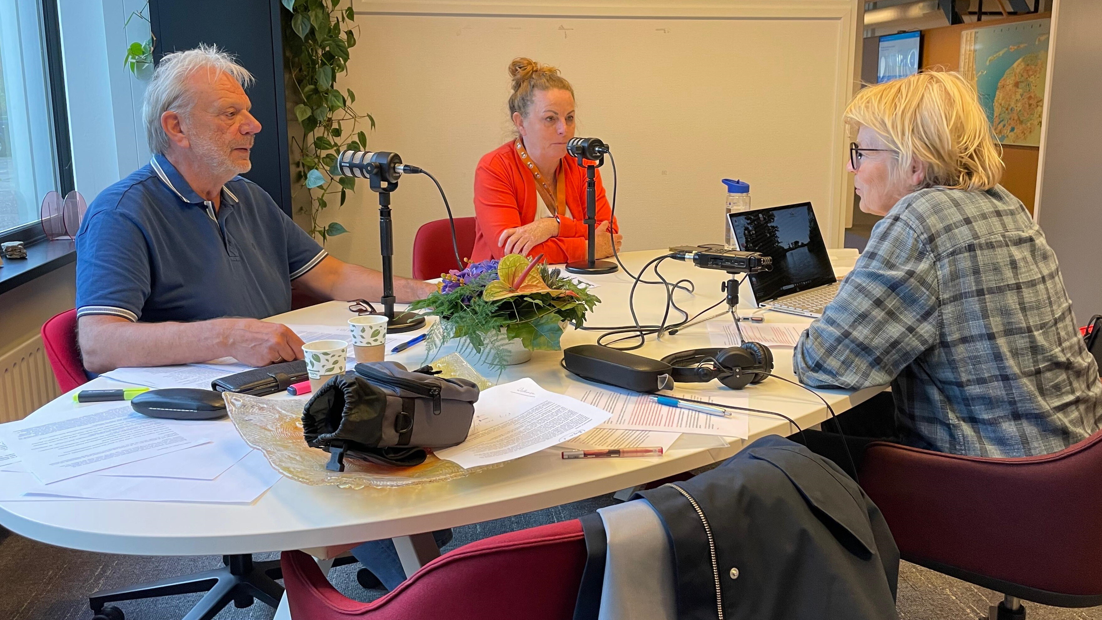 Fan links nei rjochts: Henk Dillerop, Geartsje de Vries en Margriet Brandsma