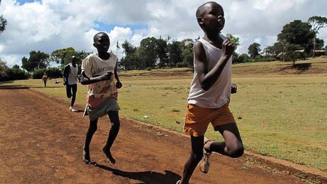 Organisatie Cascaderun zamelt schoenen in voor Kenia (Rechten: Facebook Cascaderun)