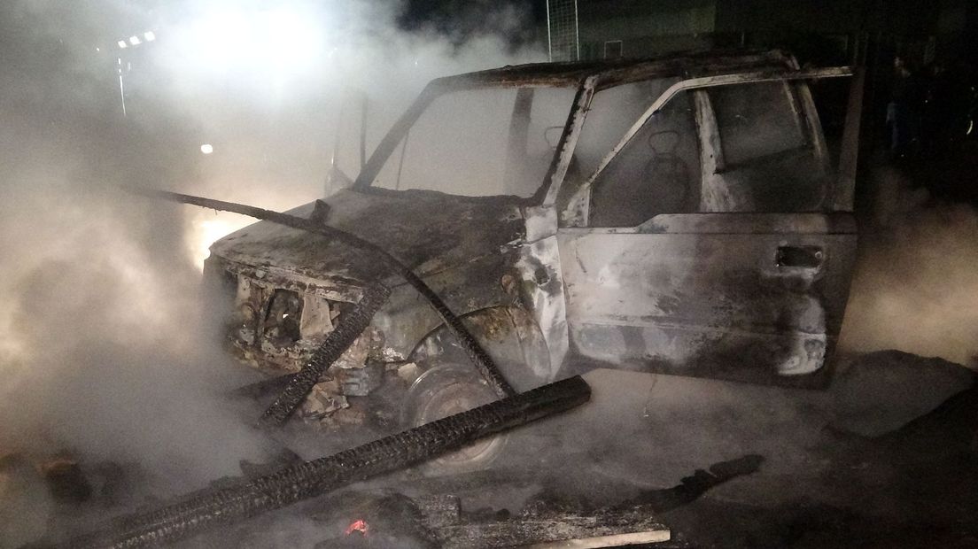 In Ruinerwold ging een auto in vlammen op