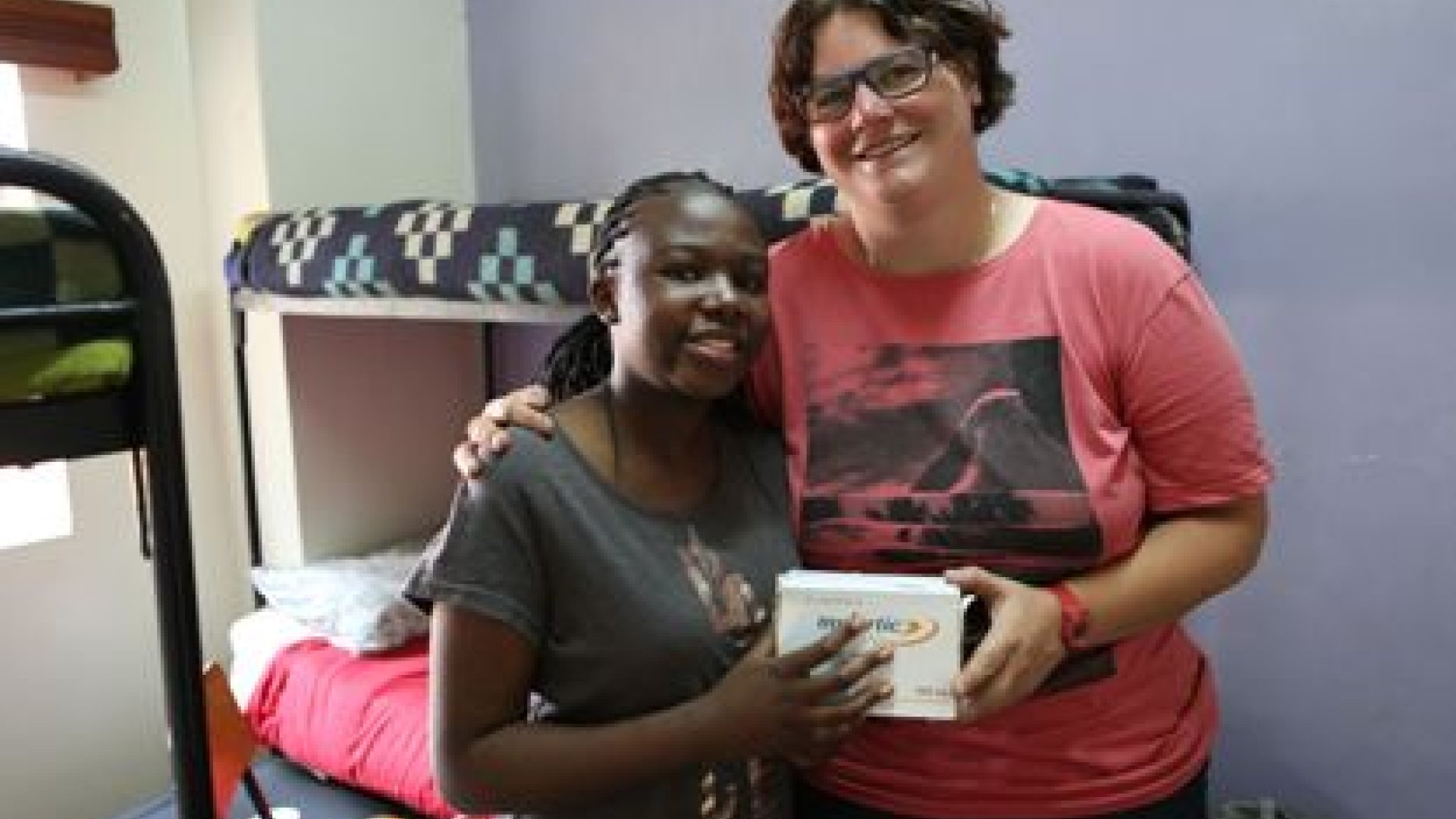 Weesmeisje uit Kenia kan weer lopen dankzij ziekenhuis Rijnstate