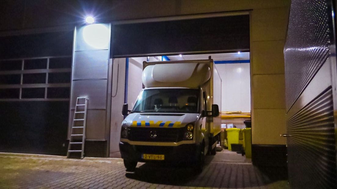 Nachtelijke inval in grote professionele hennepkwekerij in Enschede