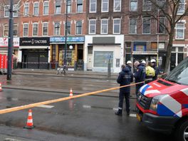 Gevels van vier panden op instorten in Rotterdam-West, bewoners geëvacueerd en straat blijft voorlopig dicht