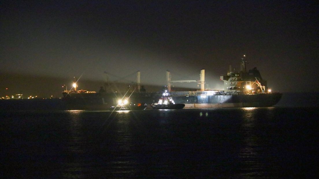 Brand op vrachtschip in de Westerschelde bij Ossenisse