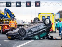 Auto ondersteboven na botsing op snelweg | Verdachte schietpartij Capelle twee weken langer vast