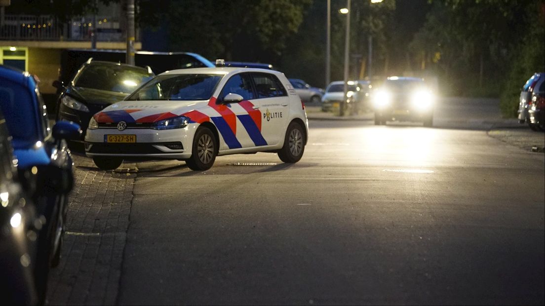Politie treft hennepkwekerij aan in woning in Deventer, twee personen aangehouden