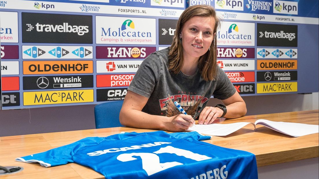 Dominique Bruinenberg tekent bij