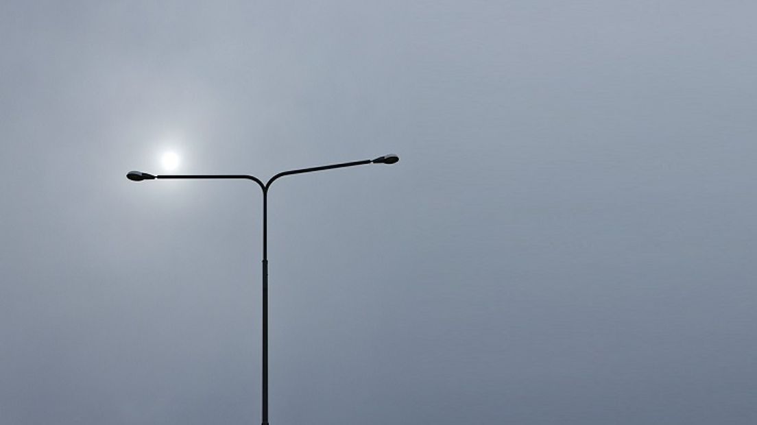 De gemeente Aa en Hunze gaat oude lantaarnpalen vervangen door slimme exemplaren (Rechten: pixabay.com)