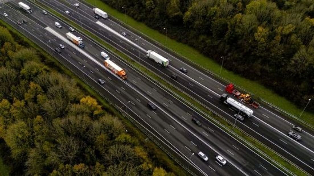 Rijkswaterstaat kocht voor snelweg A27 in Utrecht Gelderse boeren op.