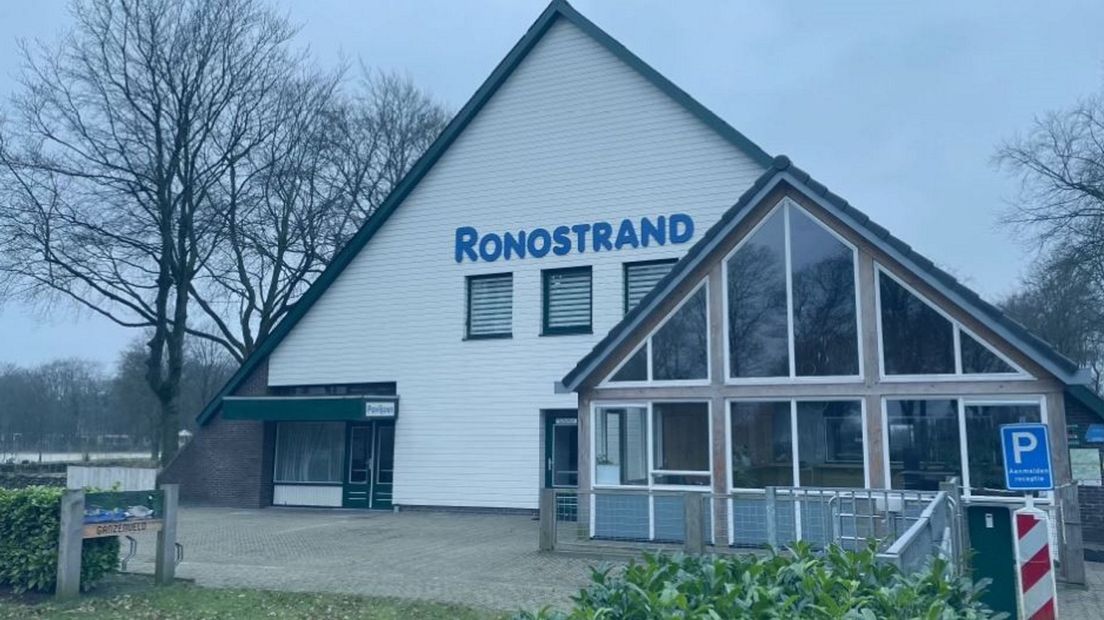 De receptie van camping Ronostrand.