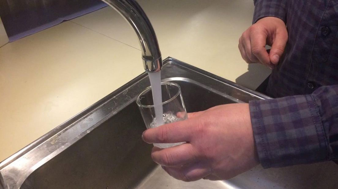 Ommen en Hardenberg doen mee aan campagne om jongeren meer water te laten drinken