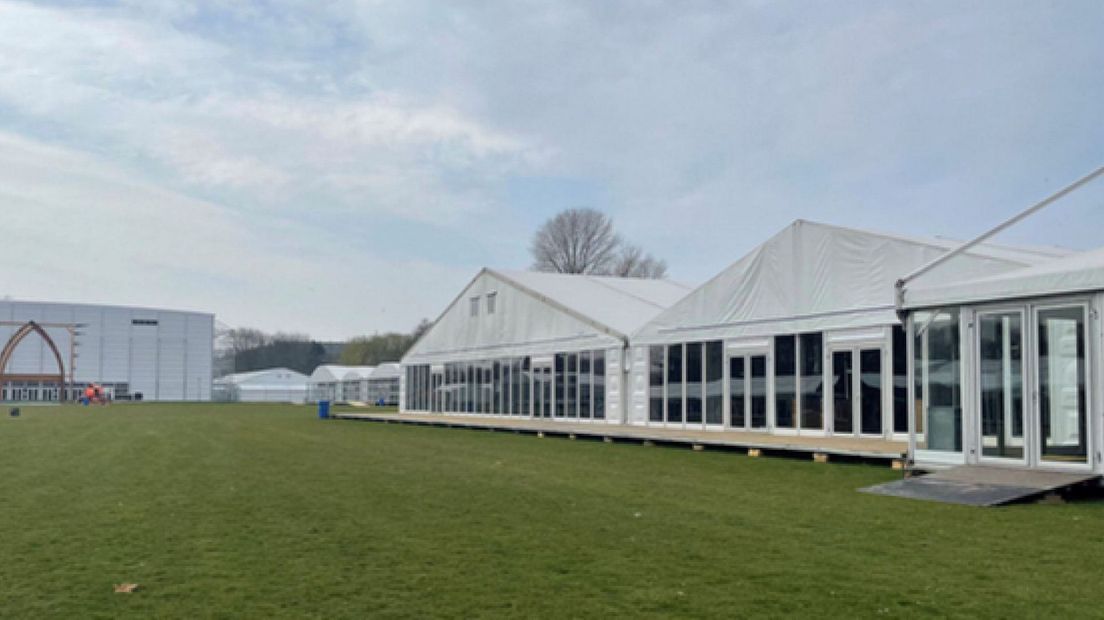 Sportdorp in aanbouw in Zuiderpark voor Invictus Games