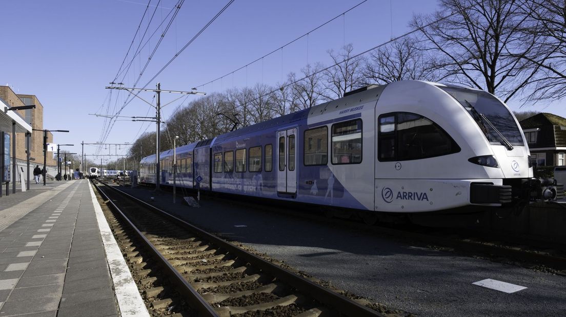 Arriva-trein bij station Emmen