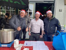 Ypenburgse ondernemers delen kerstpakketten uit voor degene die het moeilijk hebben: 'Word er emotioneel van'