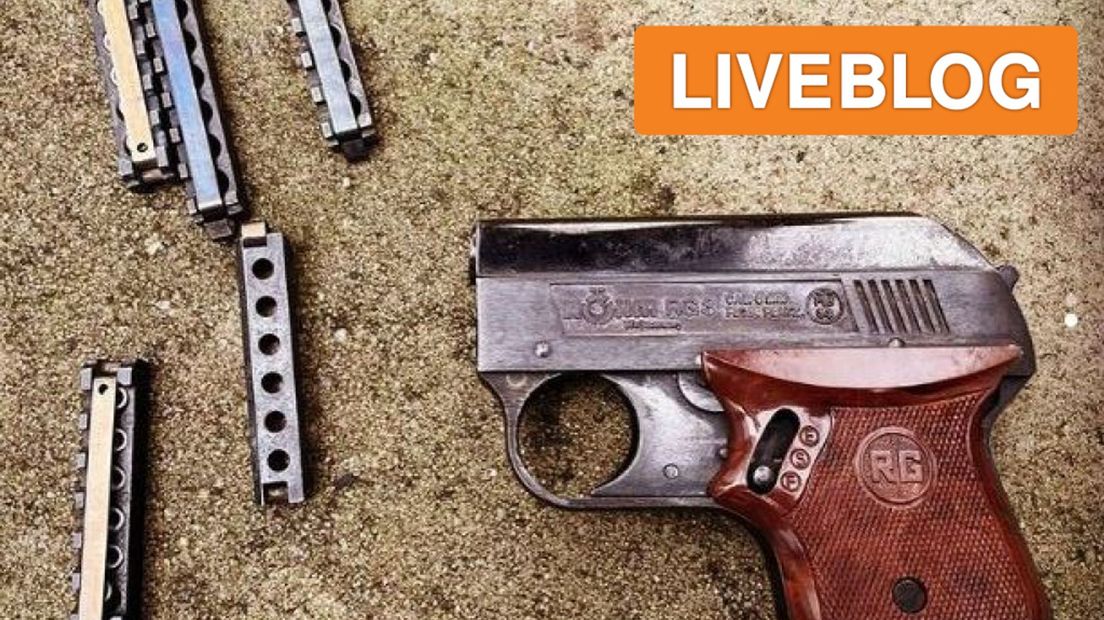 Agenten vonden dit pistool bij een minderjarige jongen in Velp.