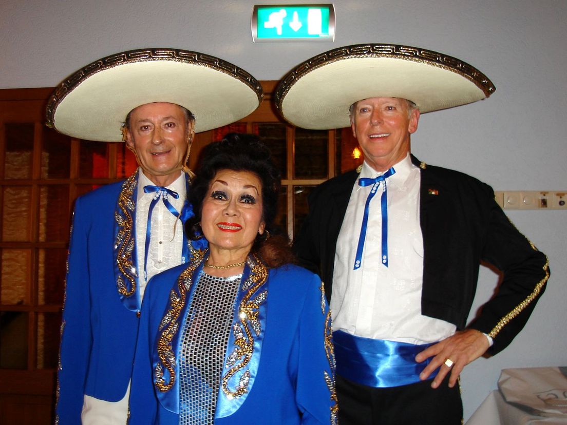Los Cobanos in 2007 als trio bij de Rotterdamse Artiesten Club, vlnr Daan Bindervoet, Maudy Bindervoet-Bronkhorst, Kees Nouwen.