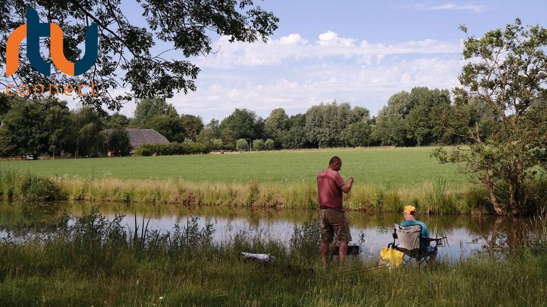 De onbewerkte akker waar het voedselbos gaat komen