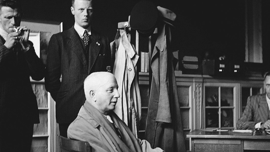 Max Blokzijl tijdens zijn verhoor in 1945 - foto publiek domein
