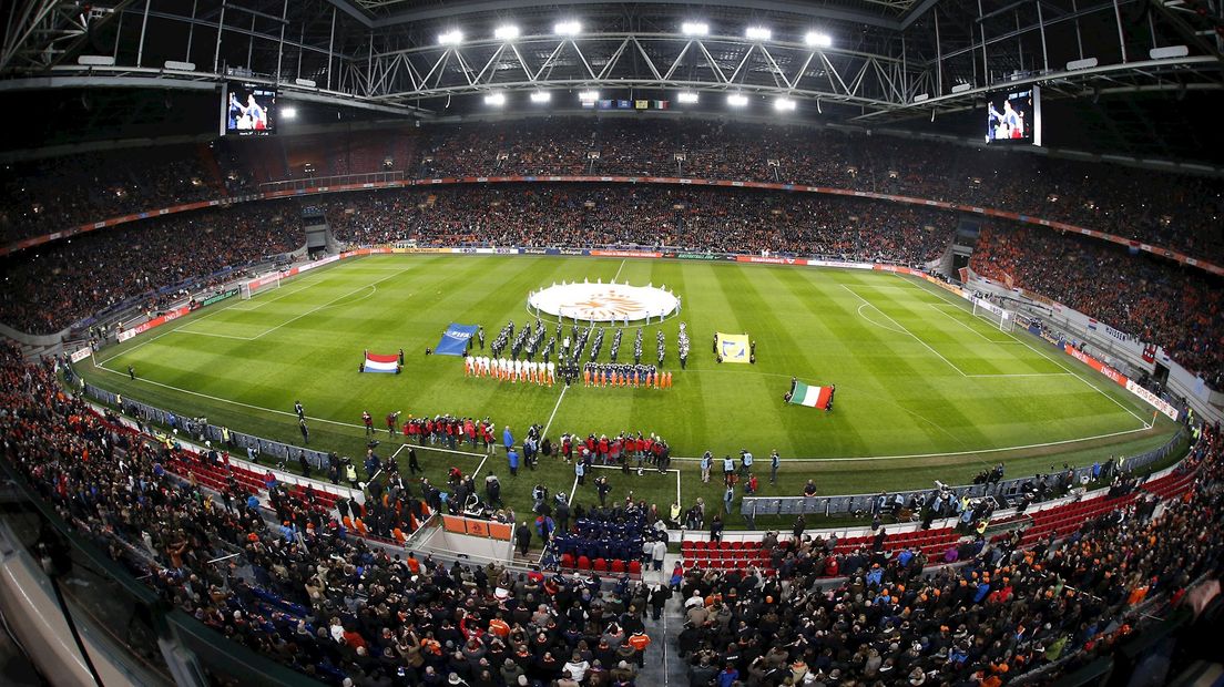 Heraclesfans niet in uitvak, maar in skybox van Ajax RTV Oost Heraclesfans niet in uitvak, maar in skybox van Ajax RTV Oost
