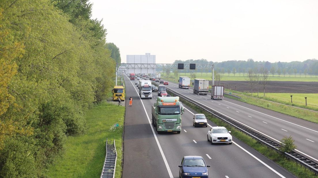 Fietser van snelweg geplukt