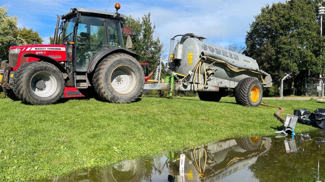 Met een giertank werd zware regenval nagebootst