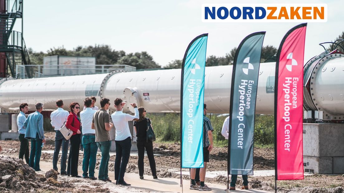 Bij de opening van een prototype van de Hardt Hyperloop op het Zernike Science Park in Groningen