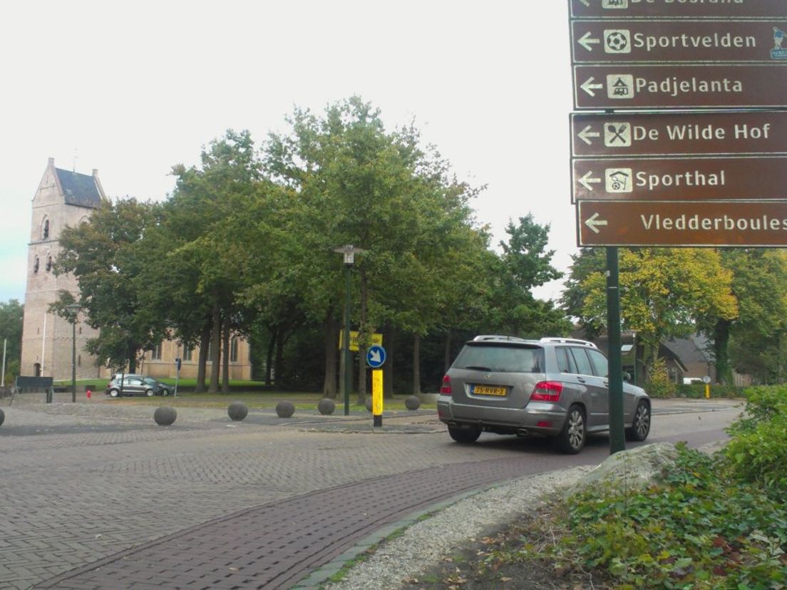 Het Lesturgeonplein in Vledder
