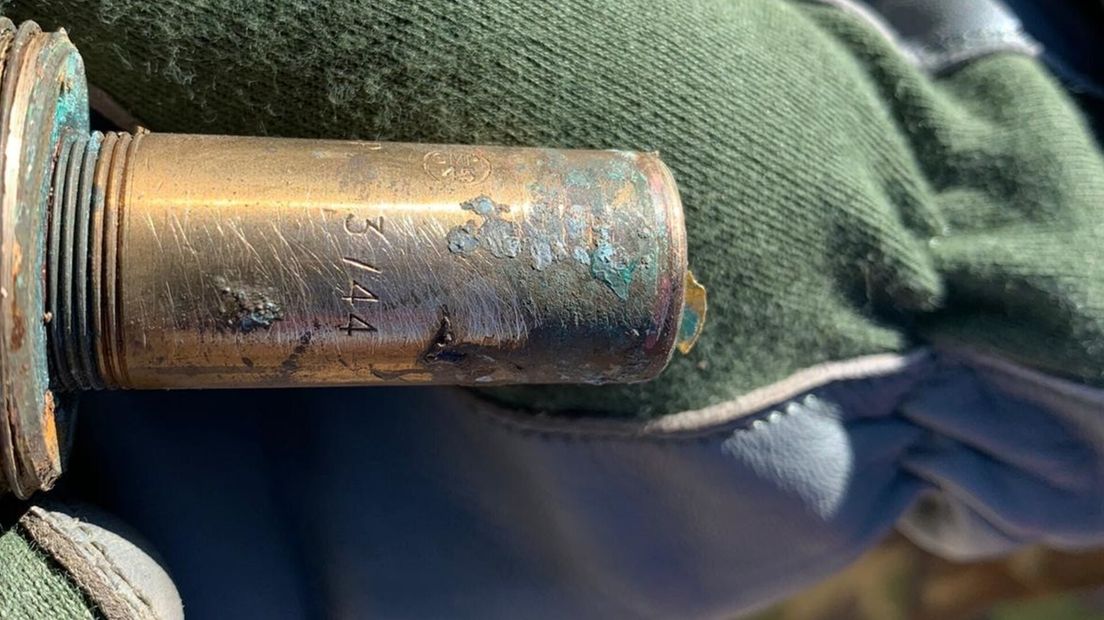 De vliegtuigbom die werd gevonden in Breskens is gemaakt in 1944, staat op een van de ontstekers