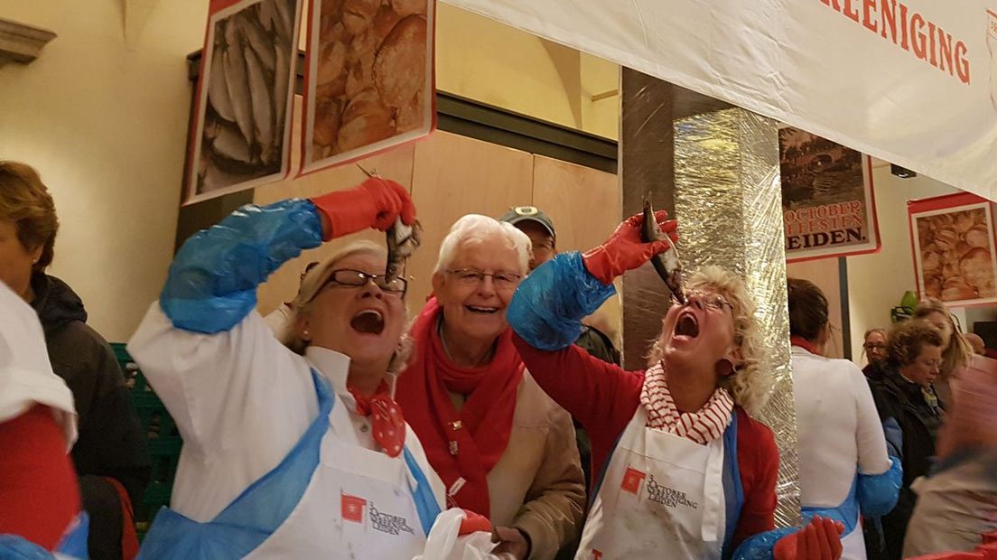 Haring eten tijdens Leidens Ontzet