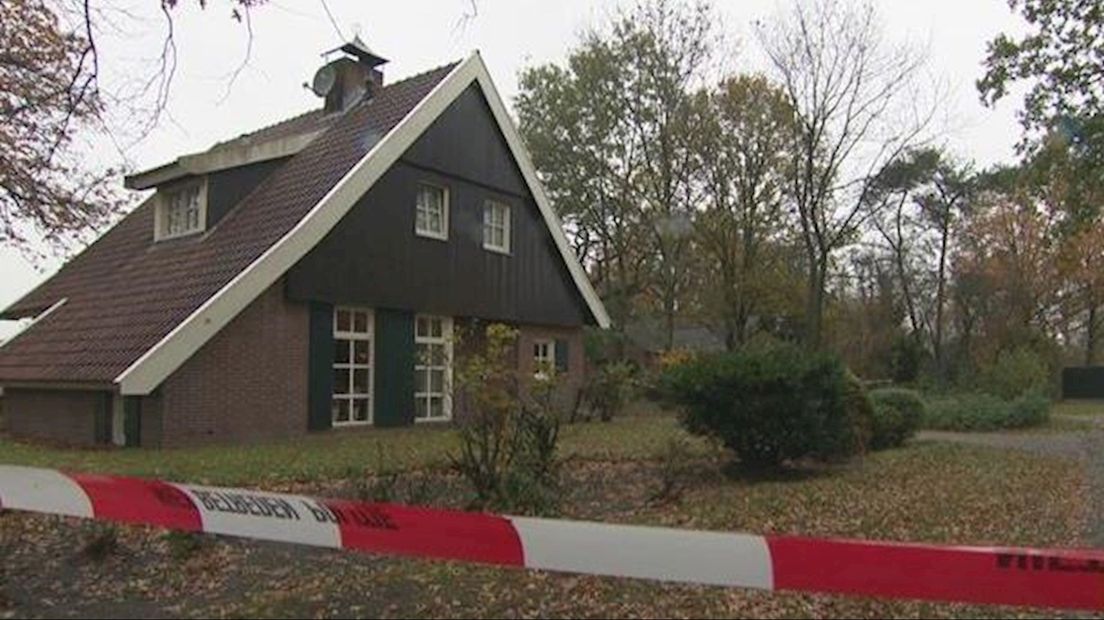 De woning van het slachtoffer aan de Zuid Esweg aan de rand van Wierden